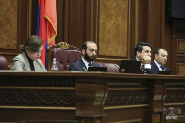 ԱԺ-ն ամբողջությամբ ընդունեց «Հանրաքվեի մասին» օրենքում փոփոխությունների նախագիծը